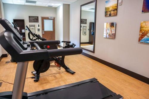 Γυμναστήριο ή/και όργανα γυμναστικής στο Comfort Suites Gainesville Near University