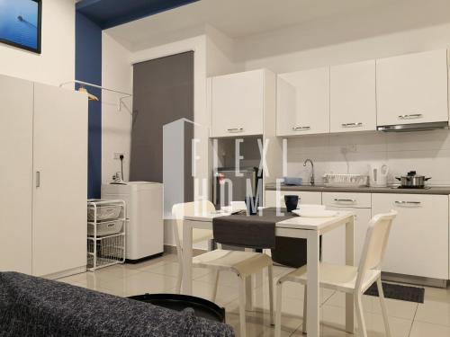Kuchyň nebo kuchyňský kout v ubytování 1-2 Guests, Cybersquare Private Studio - Cyberjaya, Flexihome-MY