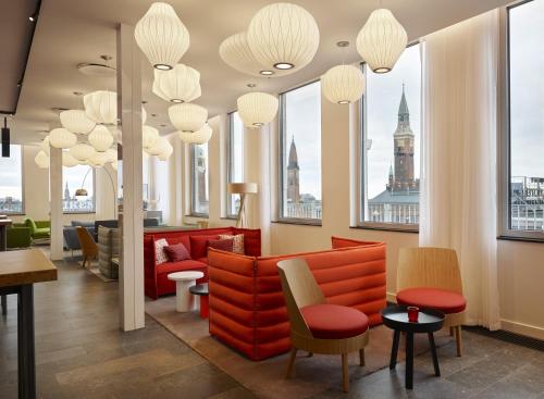 Posezení v ubytování citizenM Copenhagen Radhuspladsen