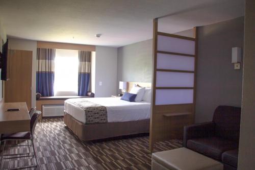 Imagen de la galería de Microtel Inn & Suites by Wyndham Camp Lejeune/Jacksonville, en Jacksonville