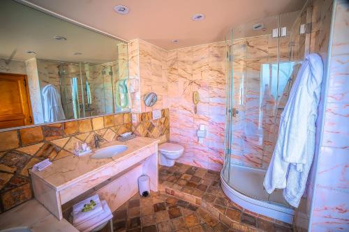 Ένα μπάνιο στο Hotel d'Angleterre