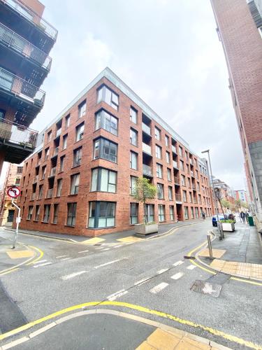 Central Two Bedroom Penthouse With En-Suite & Parking, Manchester, Marea Britanie