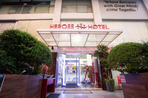 Exteriér nebo vchod ubytování Heroes Hotel