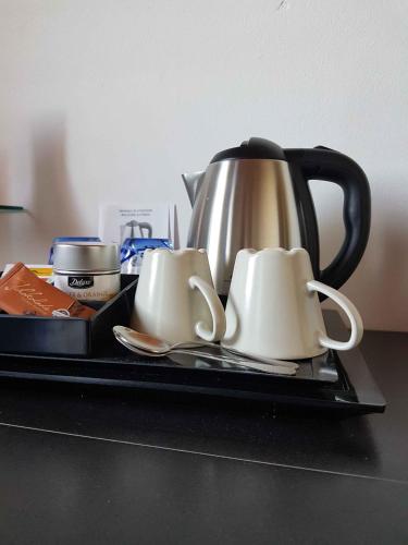 Tetera y cafetera en B&B Melograno MC