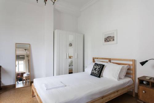 Mid century 3 bdr city centre townhouse