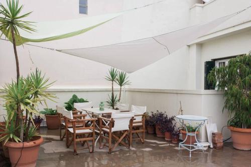 Mid century 3 bdr city centre townhouse