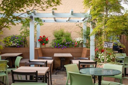 Fotografie z fotogalerie ubytování The Swan Hotel Wetherspoon v destinaci Leighton Buzzard