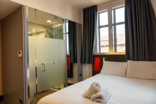 Afbeelding uit fotogalerij van easyHotel Leeds in Leeds