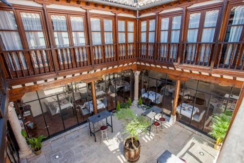 Restavracija oz. druge možnosti za prehrano v nastanitvi Hotel Casa Palacio Uclés