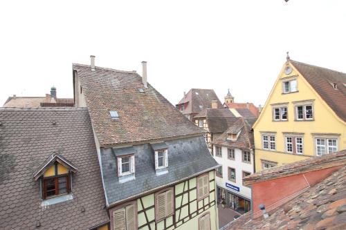 Photo de la galerie de l'établissement Colmar City Center - Appartement PETIT OURS - BookingAlsace, à Colmar