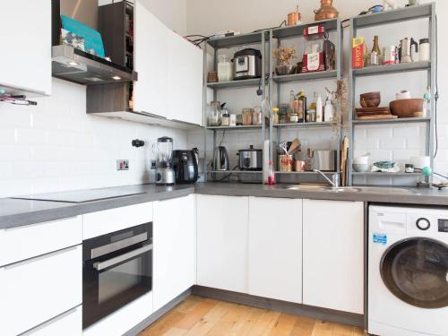 Pass the Keys Trendy 2BR Walthamstow Apartment- Perfect Location