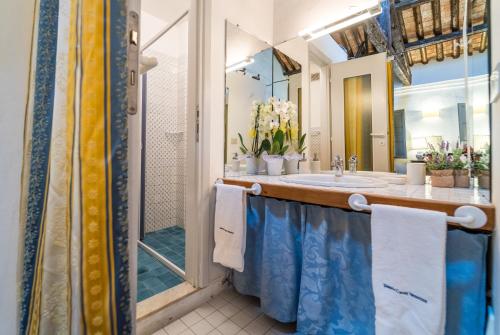 Koupelna v ubytování Agriturismo Tenuta Castel Venezze