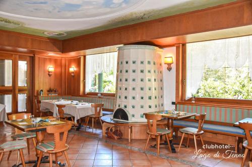 Restoran ili drugo mesto za obedovanje u objektu Club Hotel Tenno