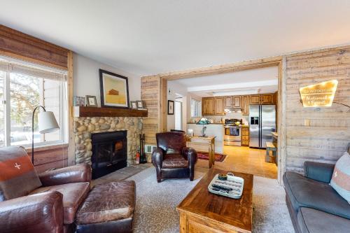 4027 Bluff – Photos 2