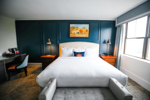 Dunhill Hotel Image