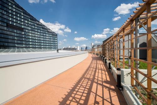 En balkon eller terrasse på Apartamenty Sky Tower