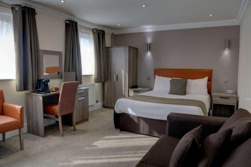 Кровать или кровати в номере Best Western Bolholt Country Park Hotel