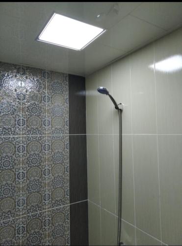Bilik mandi di apartament oriental tale in old cyti Baku