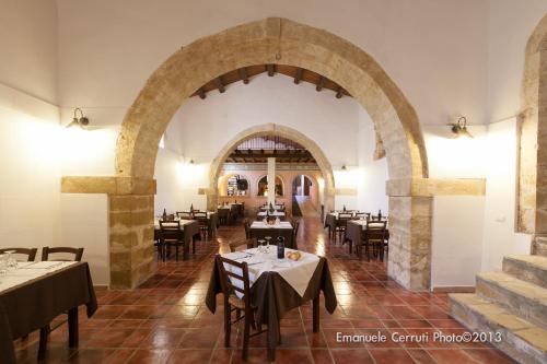 Un restaurant sau alt loc unde se poate mânca la Baglio Siciliamo Country House