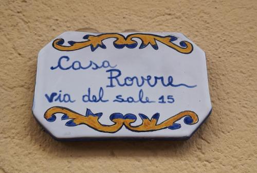 a sign that says ravonia vida did at Casa Rovere Perugia in Perugia