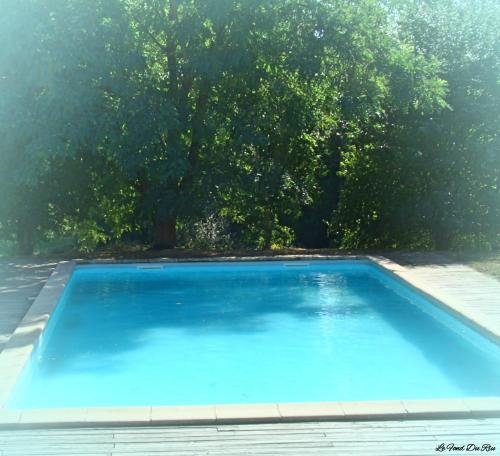 Bazén v ubytování La Maison D' hote du Fond Du Riu nebo v jeho okolí