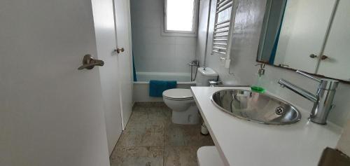 Koupelna v ubytování Apartamento en primera linea de mar - Sant Antoni de Calonge