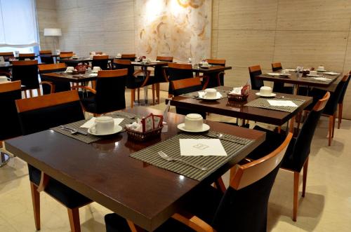ゼニット マラガにあるレストランまたは飲食店
