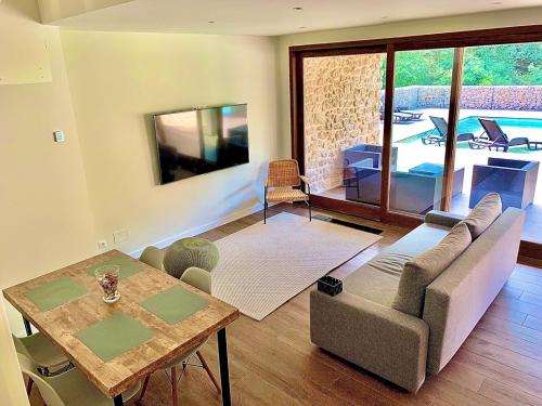 Φωτογραφία από το άλμπουμ του 2 Apartamentos en villa con piscina privada en Asturias El Marquesau σε Noriega