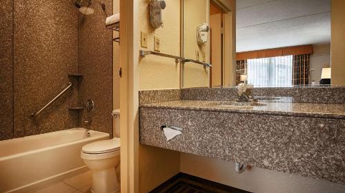 Koupelna v ubytování Best Western Heritage Inn - Chattanooga