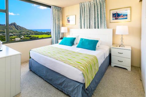 Fabulous Diamond Head & Ocean View Condo with Free Parking_2