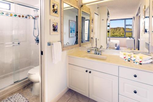 Fabulous Diamond Head & Ocean View Condo with Free Parking_3