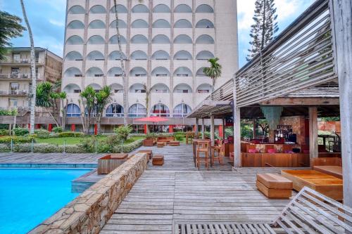 Bazén v ubytování AKWA PALACE Douala nebo v jeho okolí