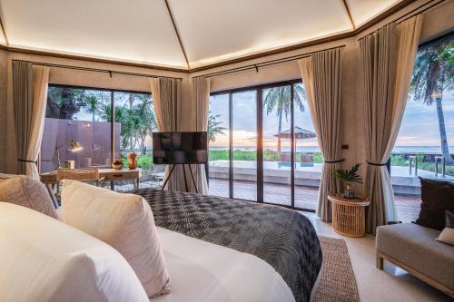 Postel nebo postele na pokoji v ubytování VALA Hua Hin - Nu Chapter Hotels