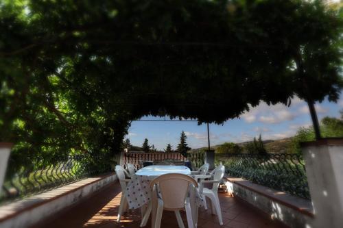 Φωτογραφία από το άλμπουμ του Villa Santulli with private pool σε Laureana Cilento