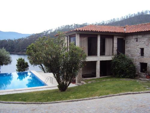 Piscina en o cerca de Casa Dos Gaios