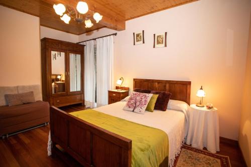 A bed or beds in a room at Casa de Barreiro