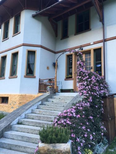 Taman di luar L'aria di Casa