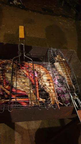 Barbacoa disponible para clientes en la habitación en casa particular