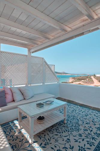 Gallery image of Blue Dolphin Antiparos Villas and Suites in Agios Georgios