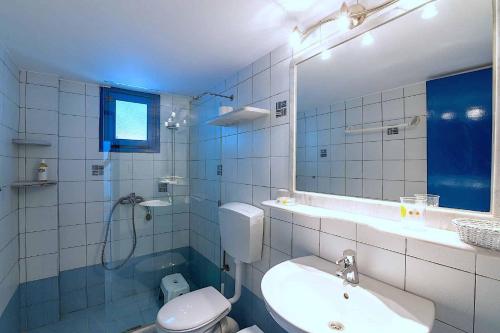 Gallery image of Blue Dolphin Antiparos Villas and Suites in Agios Georgios