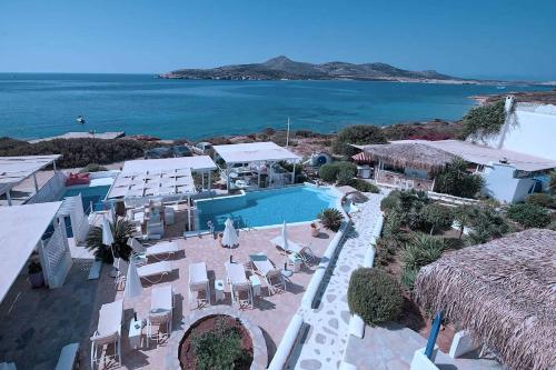 Gallery image of Blue Dolphin Antiparos Villas and Suites in Agios Georgios
