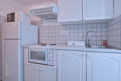 Gallery image of Blue Dolphin Antiparos Villas and Suites in Agios Georgios