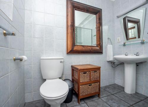 Ένα μπάνιο στο Excellent Guest House