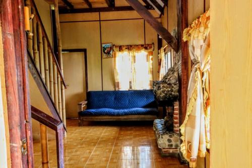 Ein Sitzbereich in der Unterkunft Cabañas los Cedros