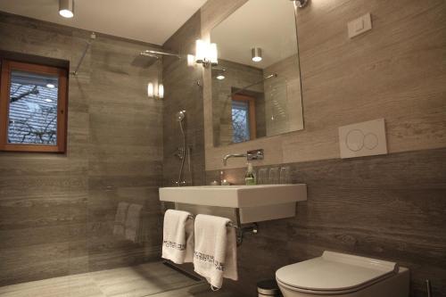 Kylpyhuone majoituspaikassa Apartments Vila Jelka