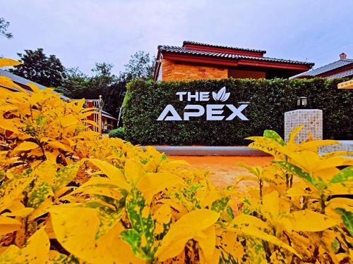 Un jardín fuera de The Apex private pool villa Krabi