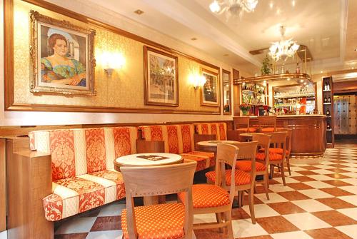 Hotel Fontana Image