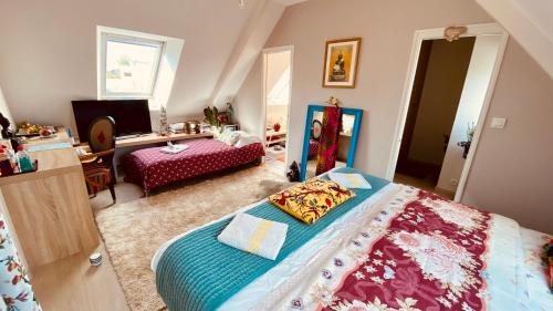 Una cama o camas en una habitación de Côté Sud