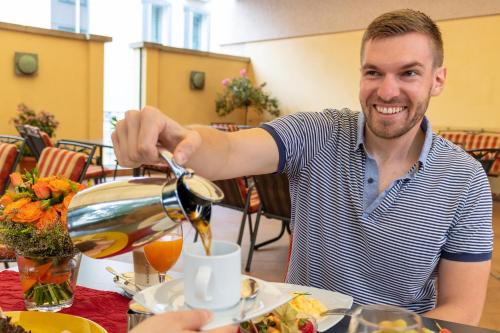 ホテルの敷地内または近くでの食事または食べ物