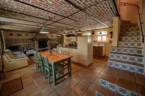 Kuchyň nebo kuchyňský kout v ubytování Holiday Home Les Plachettes